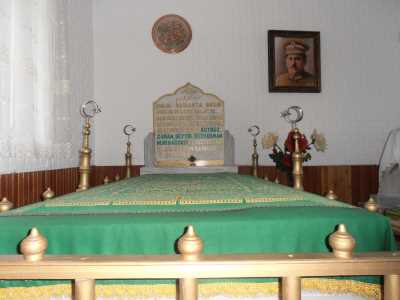 Yozgat Merkez Sarı Topraklık Mezarlığında Bulunan;
Mutasavvıf Esseyyid Şeyh Osman Nuri Bağdadi (Ölmeztoprak) Hazretleri'nin Türbesi
