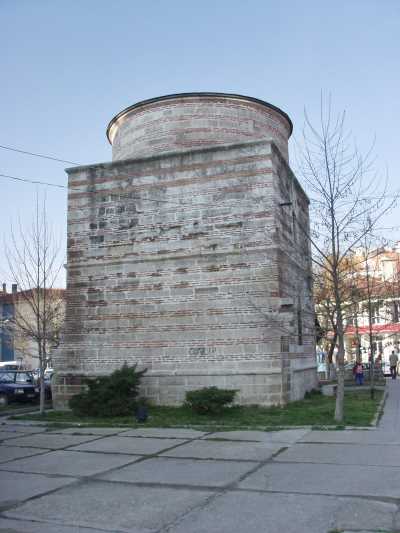 Lüleburgaz Zindan Baba Türbesi (14.y.y.)