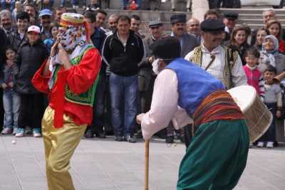 Halk Oyunu