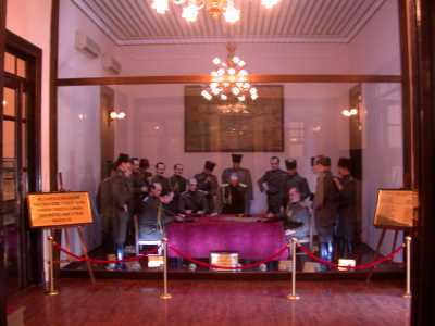 Atatürk ve 18 arkadaşı- Balmumu heykeller (Fotoğraf: Samsun İl Kültür ve Turizm Müdürlüğü arşivi)