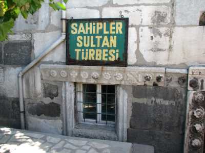 SAHİPLER TÜRBESİ