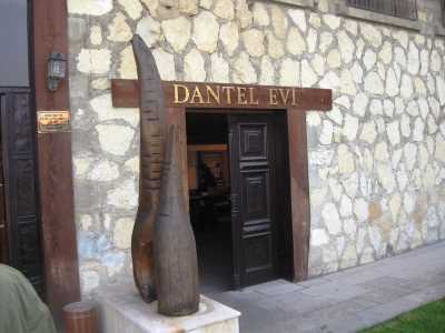 Dantel Evi