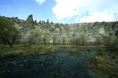 SAKAELİ KAYA MEZARLARI VE PERİ BACASI OLUŞUMLARI