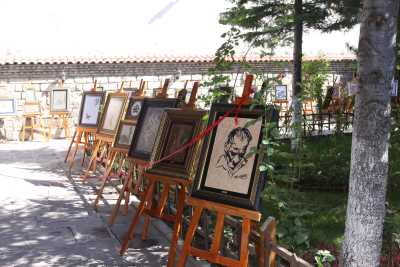 ÇİVİTÇİOĞLU MEDRESE BAHÇESİNDE RESİM SERGESİ*

*İL KÜLTÜR VE TURİZM MÜDÜRLÜĞÜ (2013)

*FOTOĞRAF : M.KEMAL KARATATAR