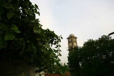 SAAT KULESİ  (UZAKTAN GÖRÜNÜMÜ)

* İL KÜLTÜR VE TURİZM MÜDÜRÜLÜĞÜ (2005)

* FOTOĞRAF: M.KEMAL KARATATAR