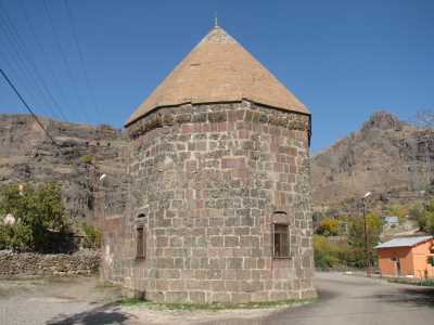 Elti Hatun Türbesi-Mazgirt