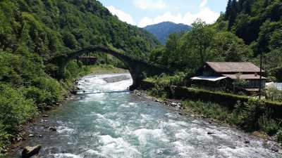 Şenyuva köprüsü Kaynak: Rize İl Kültür ve Turizm Müdürlüğü Fotoğraf Arşivi