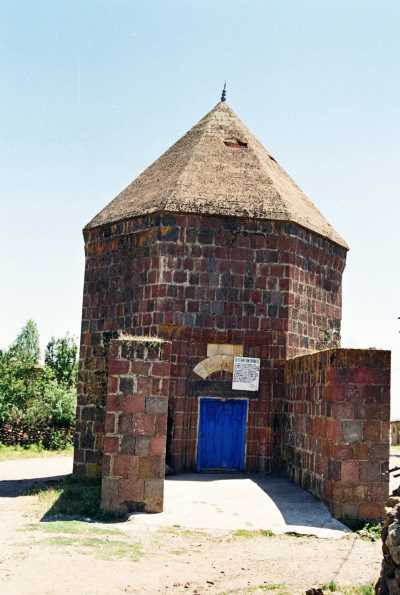 Elti Hatun Türbesi-Mazgirt