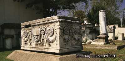 Prusias ad Hypium Antik Kenti (Konuralp) Konuralp Müzesi Lahit Mezar