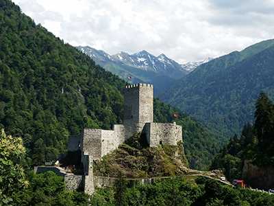 TÜRKİYE'NİN EN GÖRKEMLİ KALELERİ