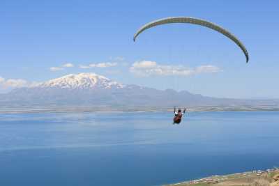  Yamaç Paraşütü