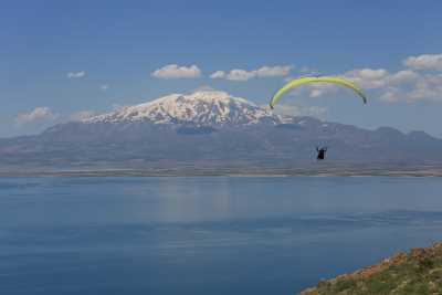  Yamaç Paraşütü